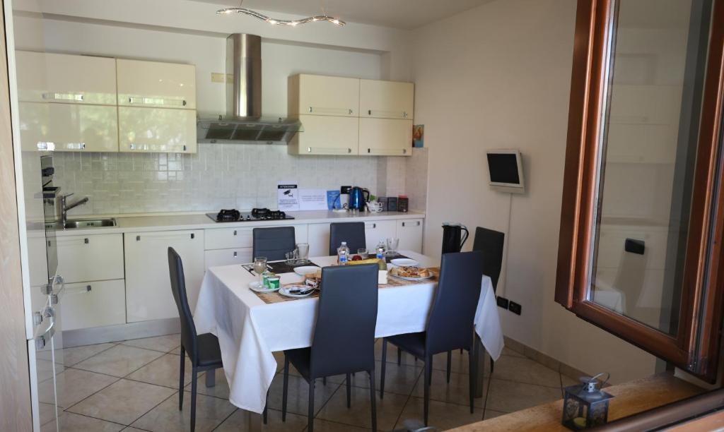 Recanati Family room 4